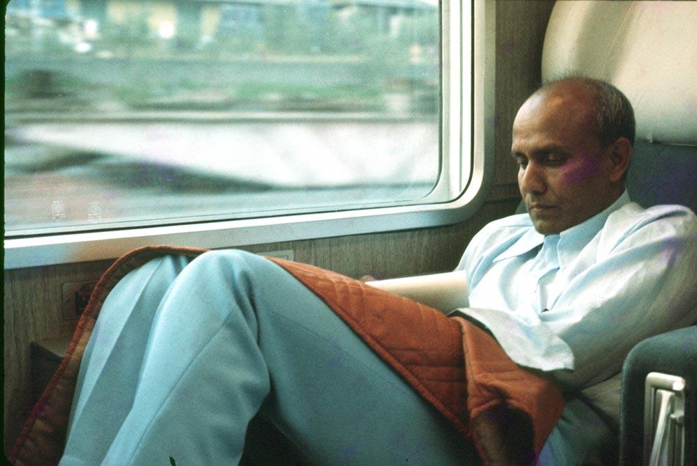 Sri Chinmoy writing poems