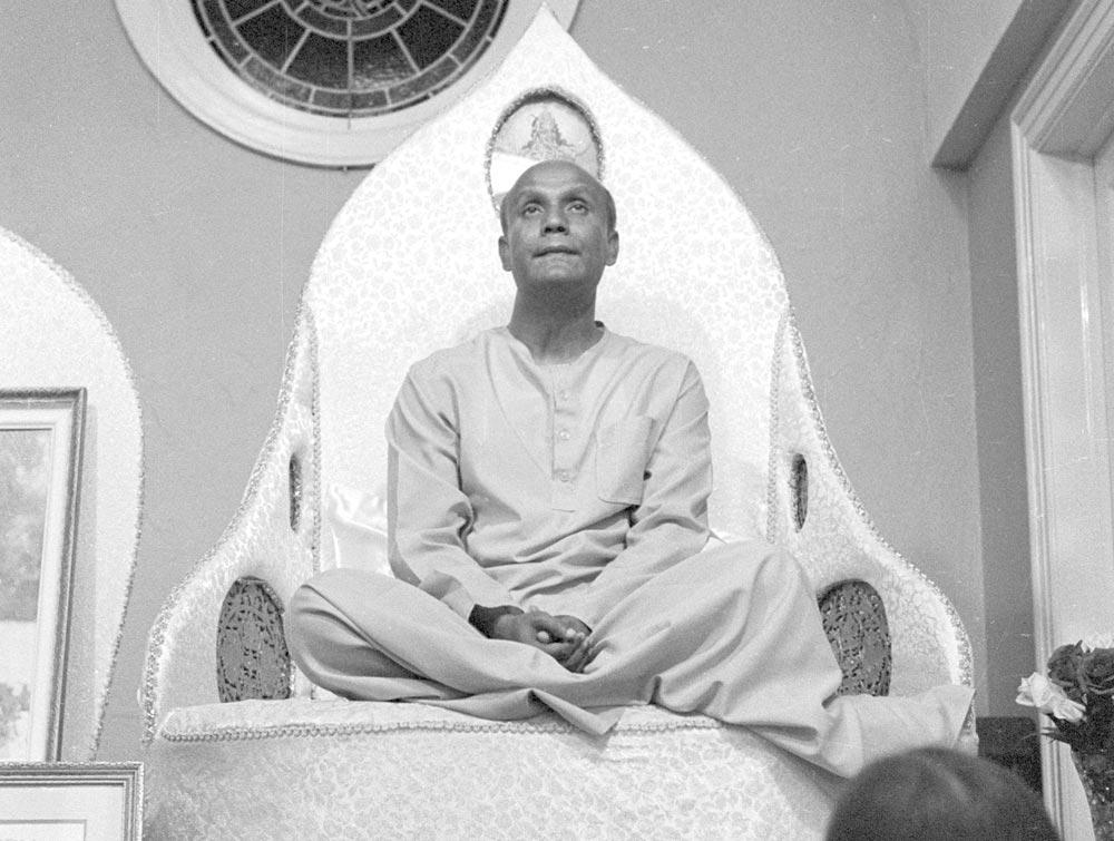 sri-chinmoy-esraj